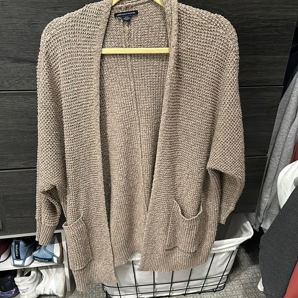 american eagle women’s cardigan size medium